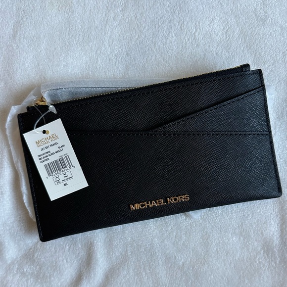 NWT Black Michael Kors Wristlet - Picture 4 of 8